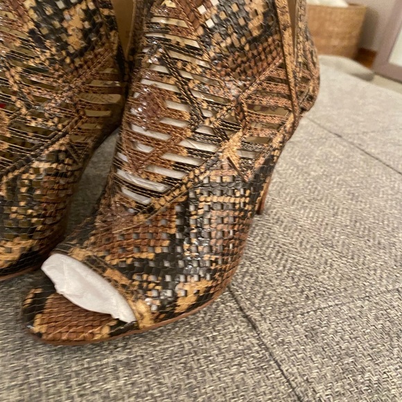 Vince Camuto Open Toe Bootie - Picture 6 of 10